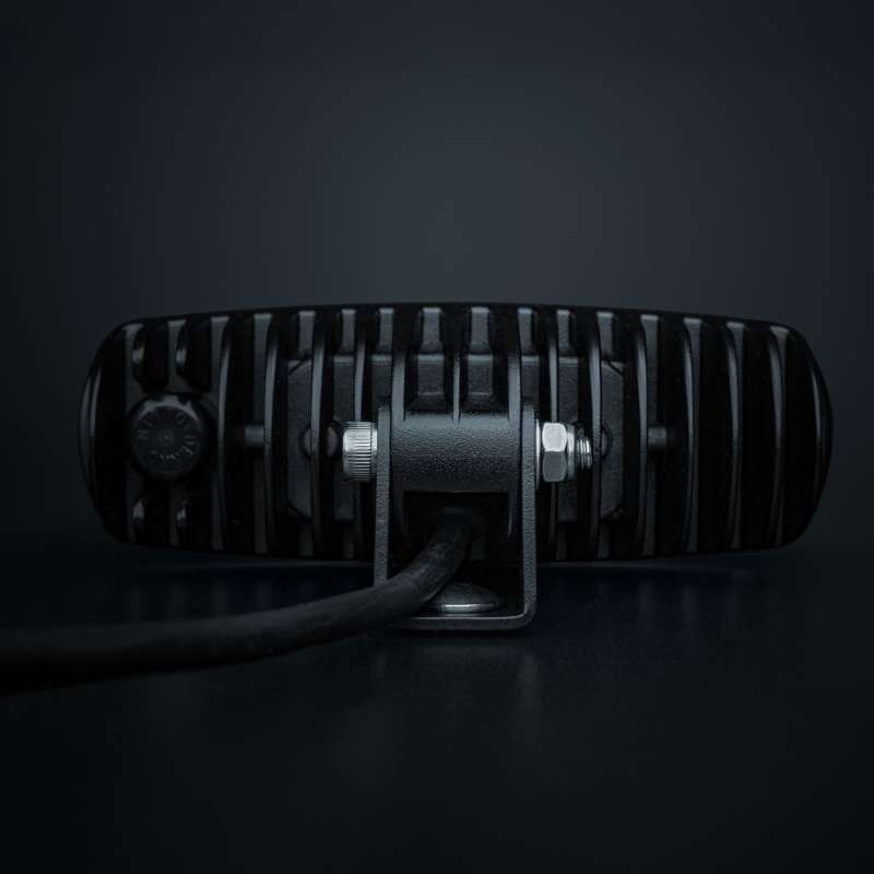 NUUK E-LINE BLACK R 13W